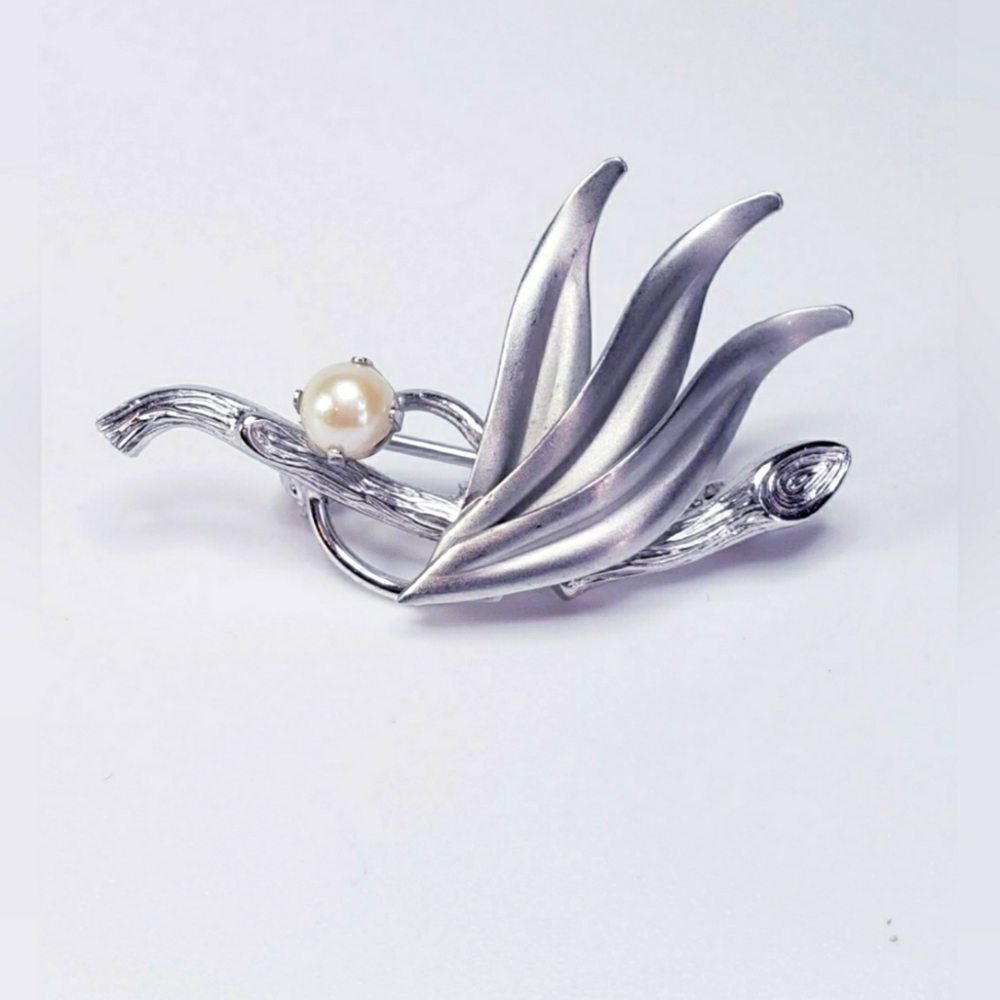 Modernist Dixelle Floral Pearl Brooch Pin